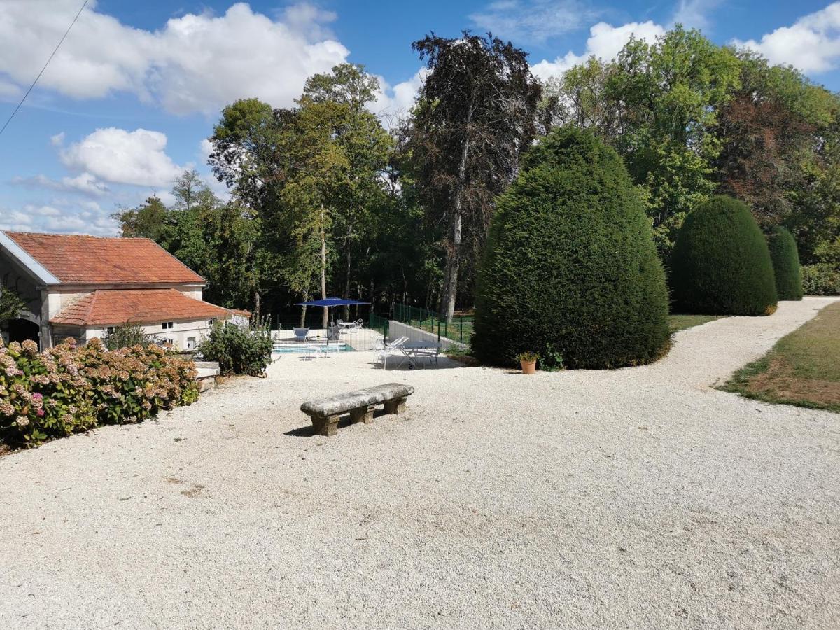 Chateau Des Barres Sainpuits Exterior foto